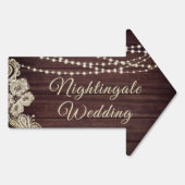 Rustikales Holz leuchtet Elfenbeinspitze Hochzeit  Gartenschild (Hinten)