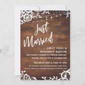 Rustikales Holz, Lichter & Lace Just Married Event Einladung (Vorderseite)