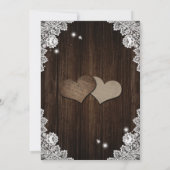 Rustikales Holz Lila und blaue blumenreiche Herzen Einladung (Rückseite)