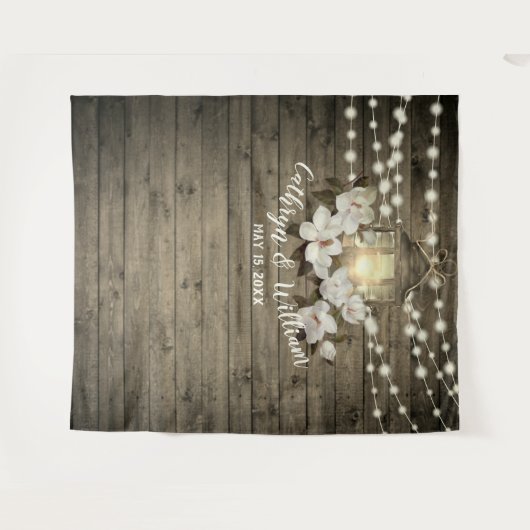 Rustikales Holz Magnolia Laternenleuchten Hochzeit Wandteppich (Vorderseite (Horizontal))