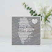 Rustikales Holz Maine Graue Hochzeit Einladungen (Stehend Vorderseite)