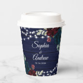 Rustikales Holz Marsala & Navy Blauer Blumen Pappbecher (Vorderseite)