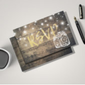 Rustikales Holz & Mason Jar String Lights Wedding Einladungspostkarte