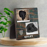 Rustikales Holz mit Foto-Collage für Hunde im Herz Fotoplatte<br><div class="desc">Rustikales Holz mit Foto Collage Foto Collage Plakat für Herzklopfen. Diese individuell gestaltete Tafel hat 2 Fotos und Namen auf einem rustikalen dunklen Holzboden. Der Hintergrund hat ein weißes Herz und weiße Flecken. Personalisieren Sie die Plakette mit Ihrem Hund oder einem anderen Foto und Namen eines Haustieres.</div>