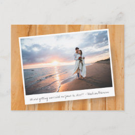 Rustikales Holz mit Fotovorlage | Save The Date Postkarte