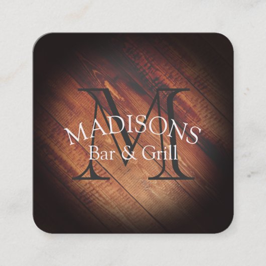 Rustikales Holz mit Monogramm Quadratische Visitenkarte (Vorderseite)
