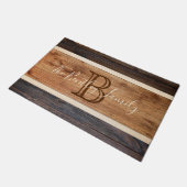 Rustikales Holz Monogram Stripdesign Fußmatte (Schrägansicht)
