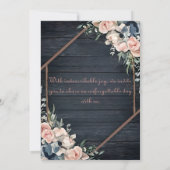 Rustikales Holz Navy Blush Pink Geometric Wedding Einladung (Rückseite)