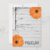 Rustikales Holz Orange Daisy Hochzeitseinladungen Einladung (Rückseite)