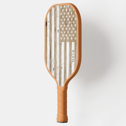 Rustikales Holz Patriotic USA Flag Personalisiert Pickleball Schläger (Links)