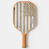 Rustikales Holz Patriotic USA Flag Personalisiert Pickleball Schläger (Rückseite)