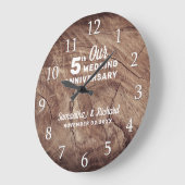 Rustikales Holz Personalisiert 5. Hochzeitstag Große Wanduhr (Winkel)