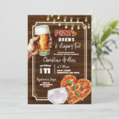 Rustikales Holz Pizzagebäck und Windeln zu Kinderd Einladung (Stehend Vorderseite)