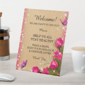 Rustikales Holz Rosa Blütenschmetterling Hochzeits Sockelschild (In SItu)