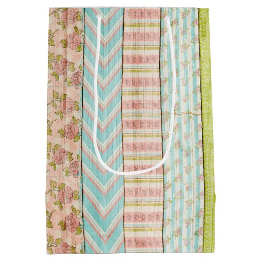 Rustikales Holz Shabby Hütte Blumenrosa Tee Party Mittlere Geschenktüte (Rückseite)