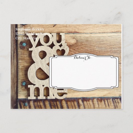 Rustikales Holz Sie und ich Save the Date Postkart Ankündigungspostkarte (Rückseite)