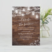 Rustikales Holz Snowflake String Lichter Red Chris Einladung (Stehend Vorderseite)