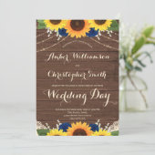 Rustikales Holz Sonnenblumen Navy Blue Rose Hochze Einladung (Stehend Vorderseite)
