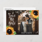 Rustikales Holz Sonnenblumen Save the Date Foto Po Ankündigungspostkarte (Vorne/Hinten)