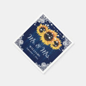 Rustikales Holz Spitzen Sonnenblumen Navy Blue Wed Serviette (Ecke)