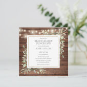 Rustikales Holz String Lights Bridesmaids Luncheon Einladung (Stehend Vorderseite)