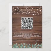 Rustikales Holz String Lights Eukalyptus QR Weddin Einladung (Rückseite)