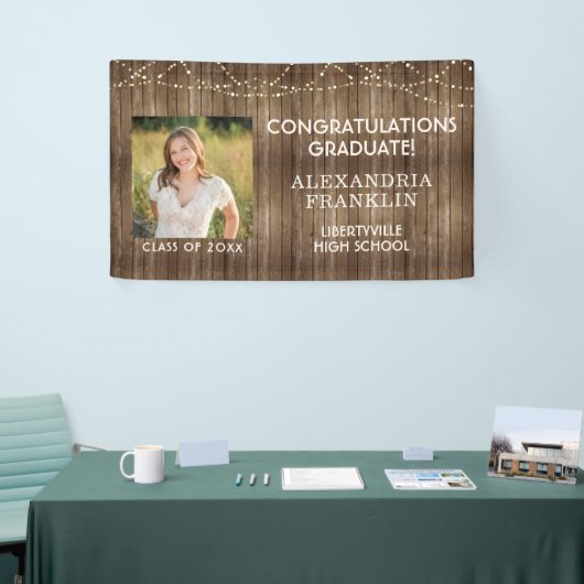 Rustikales Holz | String Lights | Foto Abschluss Banner (Messeveranstaltung)