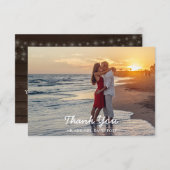 Rustikales Holz String Lights Foto Hochzeit Vielen Dankeskarte (Vorne/Hinten)