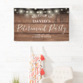 Rustikales Holz String Lights Retirement Party Banner (Insitu)