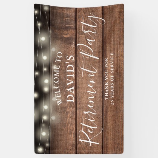 Rustikales Holz String Lights Retirement Party Banner (Vertikal)
