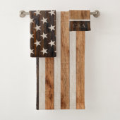 Rustikales Holz Tone American Flag Horizontal Badhandtuch Set (Insitu)