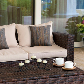 Rustikales Holz Tone Dunkelbraunes Kissen im Freie