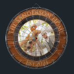 Rustikales Holz Tone Familienname Foto Dart Board Dartscheibe<br><div class="desc">Rustic Wood Tone Family Name Foto Dartboard</div>