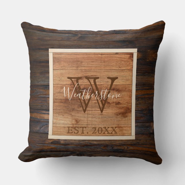 Rustikales Holz Tone Monogram Square Design Kissen (Vorderseite)