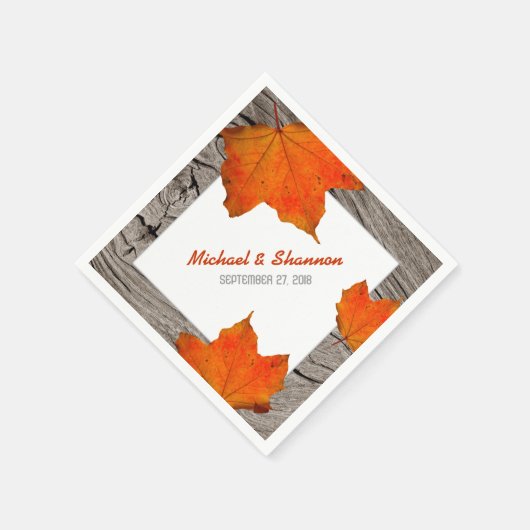Rustikales Holz und Blätter Hochzeit im Herbst Pap Serviette (Ecke)