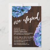 Rustikales Holz und blaues Hydrangea haben wir ent Einladung (Vorderseite)