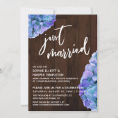 Rustikales Holz und Blue Hydrangea Just Married Einladung (Vorderseite)