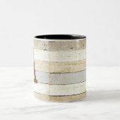 Rustikales Holz und Buchstabe Zweifarbige Tasse (Mittel)