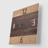 Rustikales Holz- und Burlap-Bauernhaus Quadratische Wanduhr (Winkel)