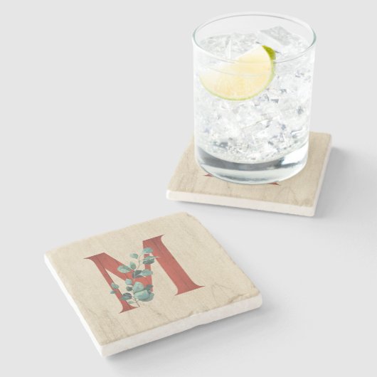 Rustikales Holz und Eukalyptus Letter M Steinuntersetzer (Seitenansicht)