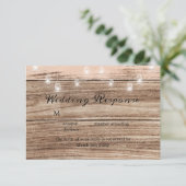 Rustikales Holz und Laternen RSVP Karte (Stehend Vorderseite)