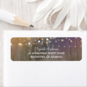 Rustikales Holz und Lichtereihen (Insitu)