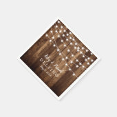 Rustikales Holz und milde Lichter Hochzeitscocktai Serviette (Ecke)