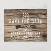 Rustikales Holz und Pfeile "SAVE THE DATE" Postkar Ankündigungspostkarte (Vorderseite)