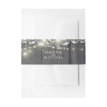 Rustikales Holz und Schnur-Licht-Spitze-Hochzeit