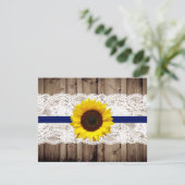 Rustikales Holz und Spitzen mit Sonnenblumen Hochz RSVP Karte (Stehend Vorderseite)