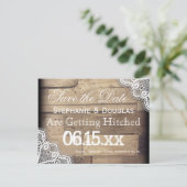 Rustikales Holz und Spitzen Save the Date Postkart Ankündigungspostkarte (Stehend Vorderseite)