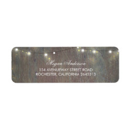 Rustikales Holz und String Lights