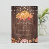 Rustikales Holz- und String-Lights Erntedank Party Einladung (Stehend Vorderseite)