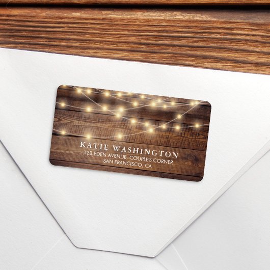 Rustikales Holz und String Lights | Vintage Hochze Adressaufkleber